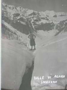 Ritratto di uomo con gli sci nella valle di Agaro (1920)